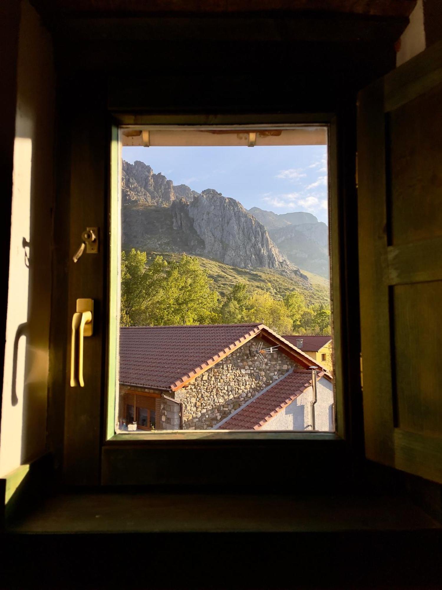 Albergue Valle De Arbas Cubillas de Arbas Eksteriør billede