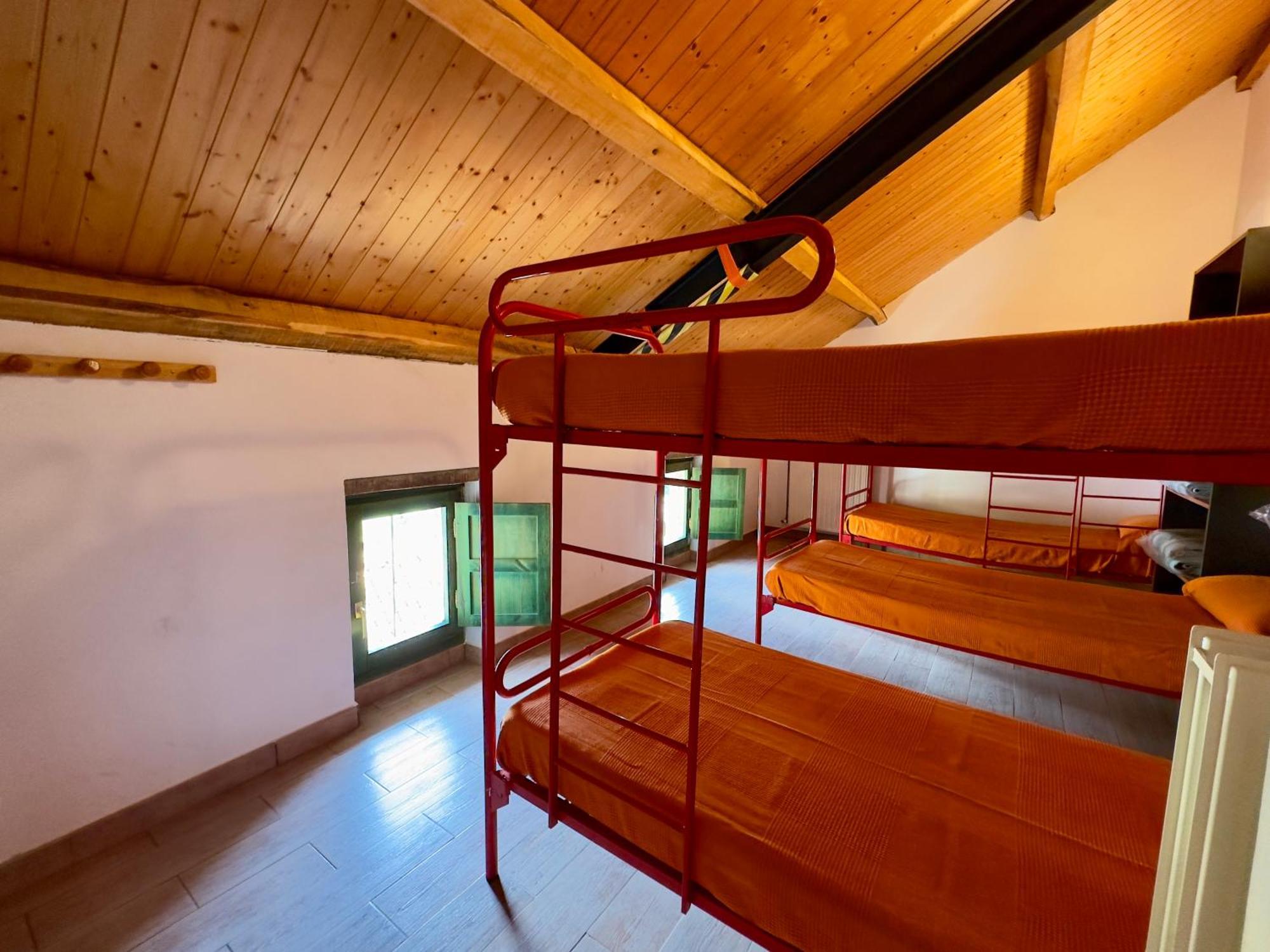 Albergue Valle De Arbas Cubillas de Arbas Eksteriør billede